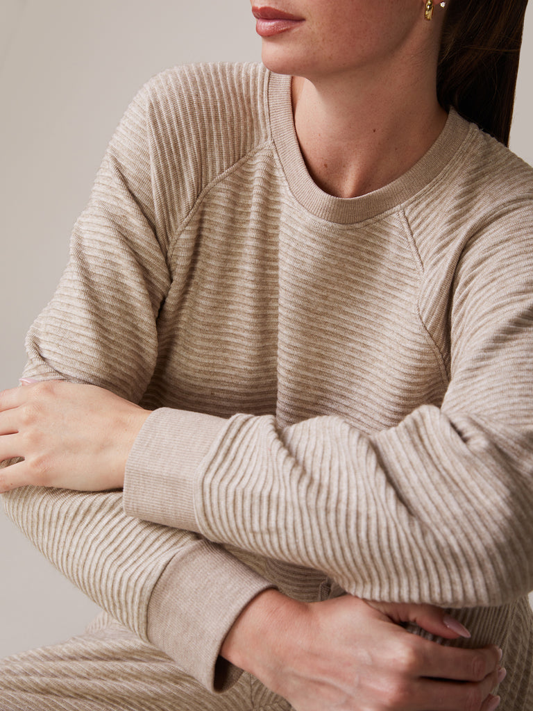 Pleat Bubble Raglan Pullover