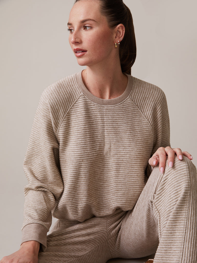 Pleat Bubble Raglan Pullover