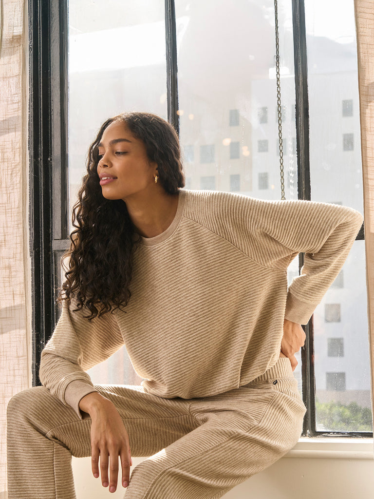 Pleat Bubble Raglan Pullover